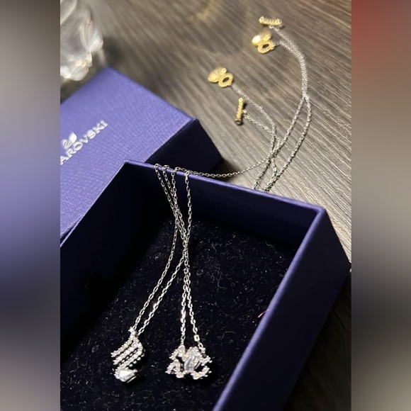 Swarovski Zodiac Necklace UNISEX (Scorpio) - Picture 1 of 3